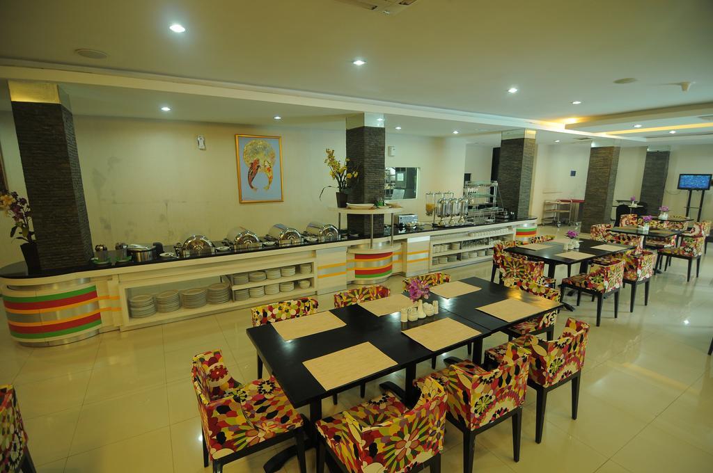 Hotel Swarna Dwipa Palembang Luaran gambar
