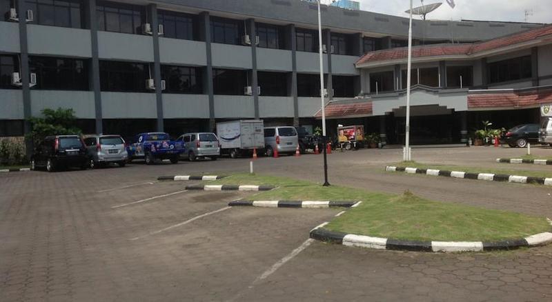 Hotel Swarna Dwipa Palembang Luaran gambar