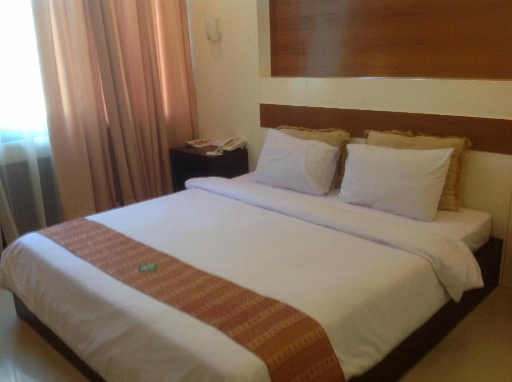 Hotel Swarna Dwipa Palembang Luaran gambar