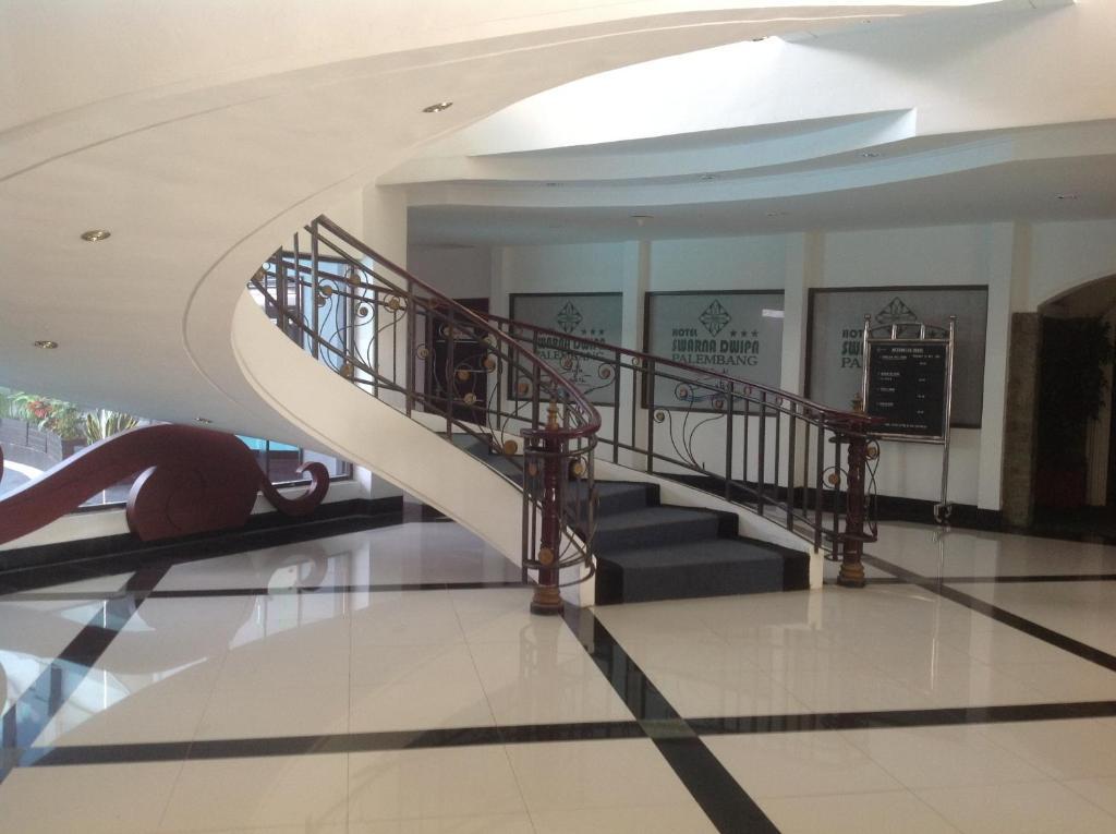Hotel Swarna Dwipa Palembang Luaran gambar